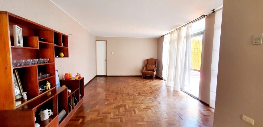 Bella casa en Condominio