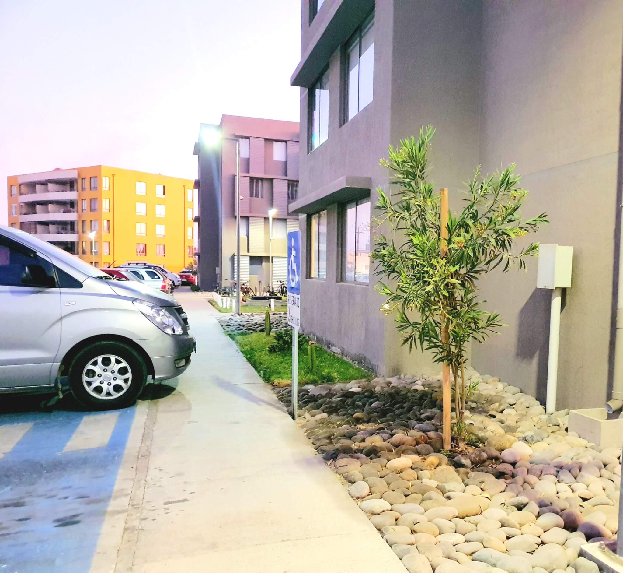 SE ARRIENDA DEPTO AMOBLADO 1ER PISO