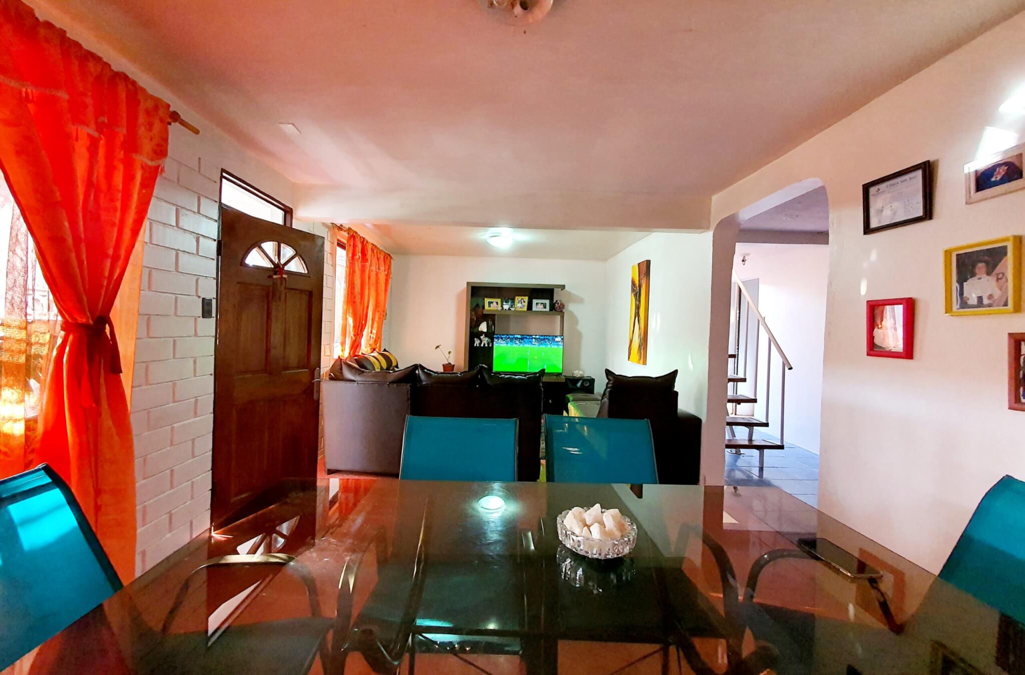 Casa con Departamento