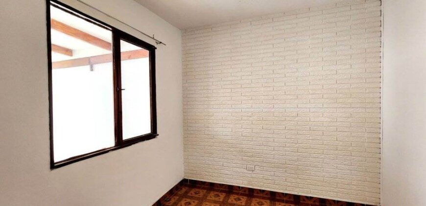 Excelente Casa Esquina