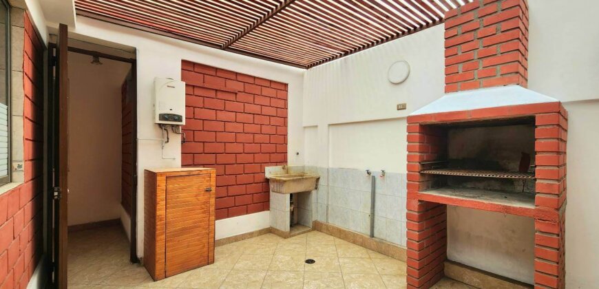 Excelente Casa Esquina