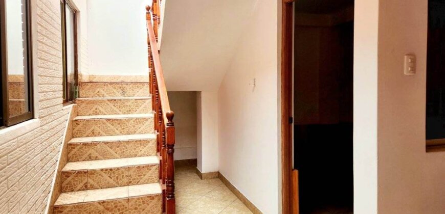 Excelente Casa Esquina