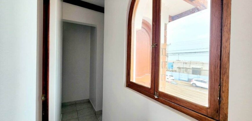 Excelente Casa Esquina