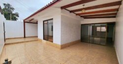 Excelente Casa Esquina