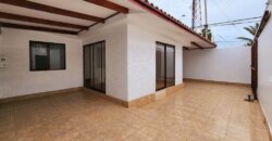 Excelente Casa Esquina