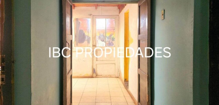CASA CON LOCAL COMERCIAL