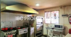 CASA CON LOCAL COMERCIAL