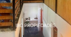 SE VENDE CASA CÉNTRICA