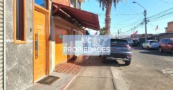 SE VENDE CASA CON L. COMERCIAL