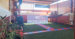 SE VENDE CASA CON L. COMERCIAL