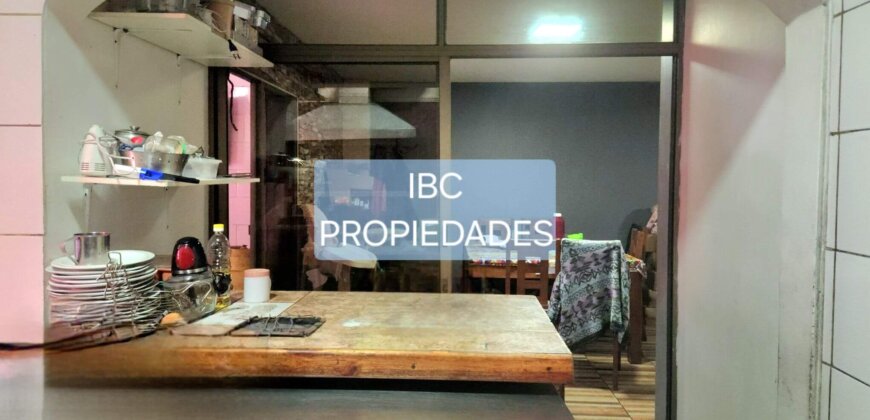 SE VENDE CASA CON L. COMERCIAL