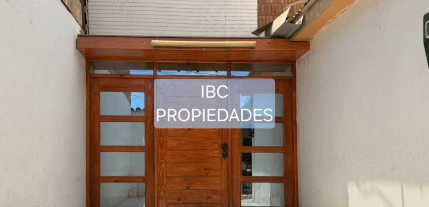 SE VENDE CASA CON L. COMERCIAL REGULARIZADA