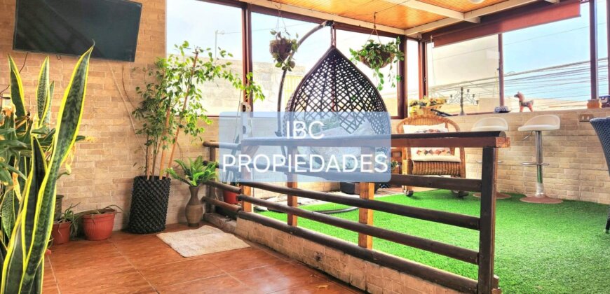 SE ARRIENDA CASA 2 PISOS
