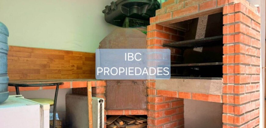 SE VENDE CASA CON L. COMERCIAL REGULARIZADA