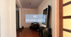 SE VENDE CASA CON L. COMERCIAL REGULARIZADA