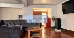 SE VENDE CASA CON L. COMERCIAL REGULARIZADA