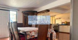 SE VENDE CASA CON L. COMERCIAL REGULARIZADA