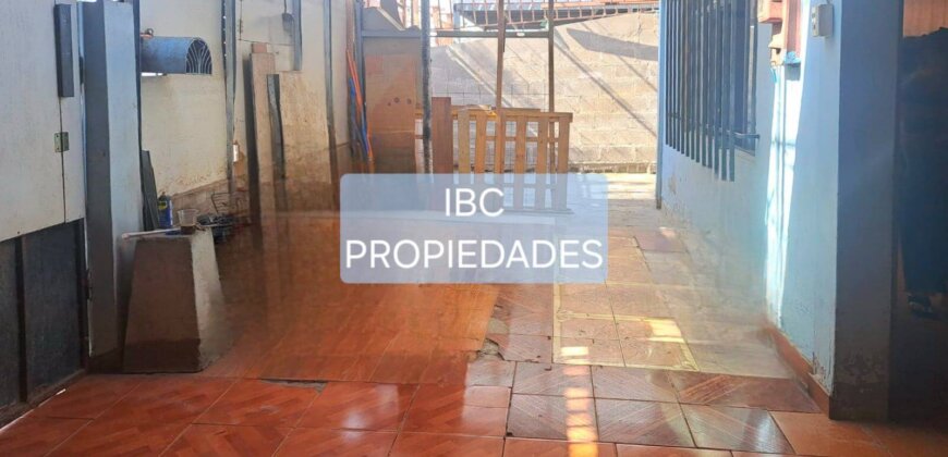 SE VENDE CASA A PASOS DE A. LOA